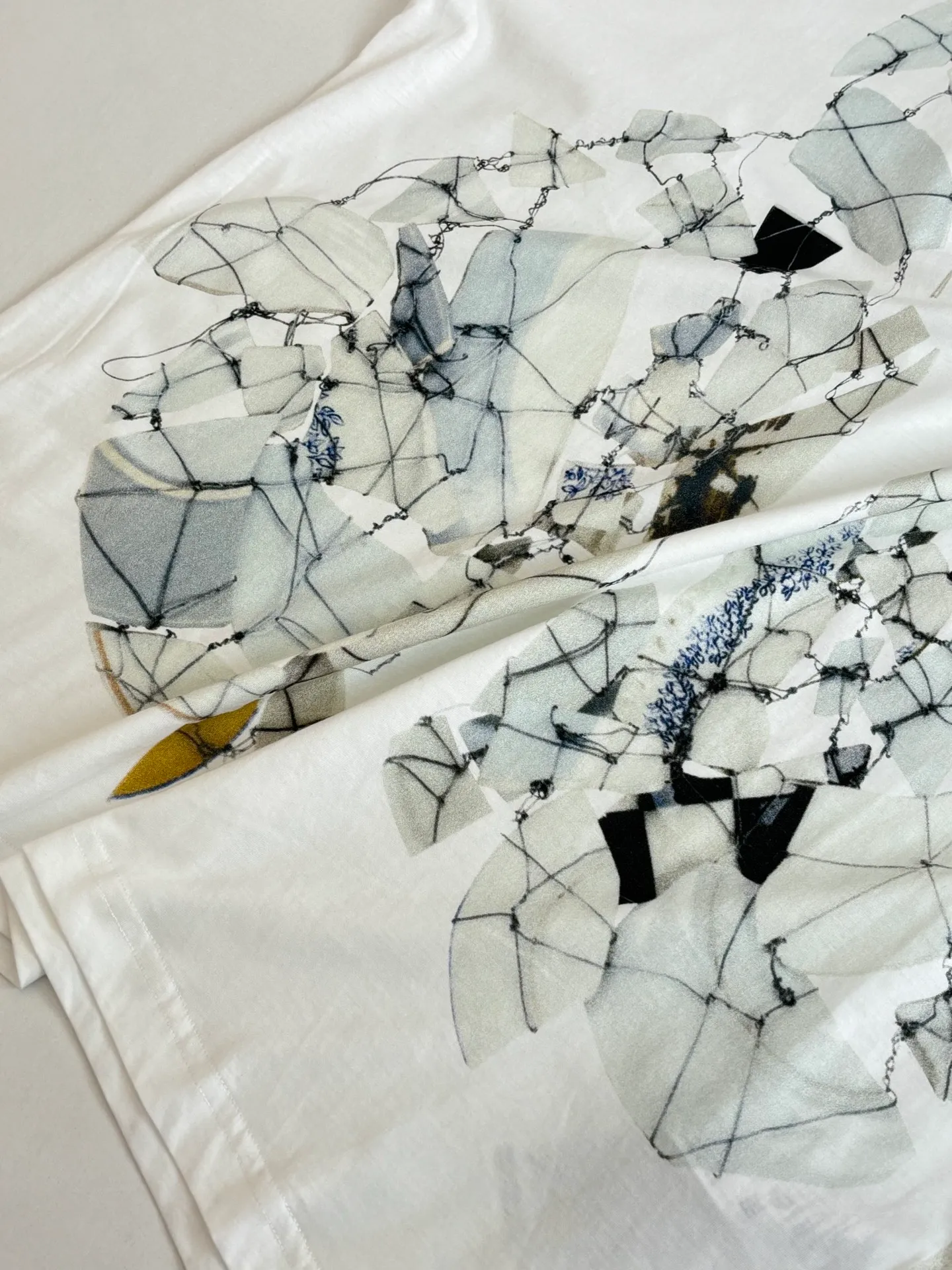 Maison Margiel*/ MM 6 T “ ” ， ， ， ， T Retro 、 、 ， 。